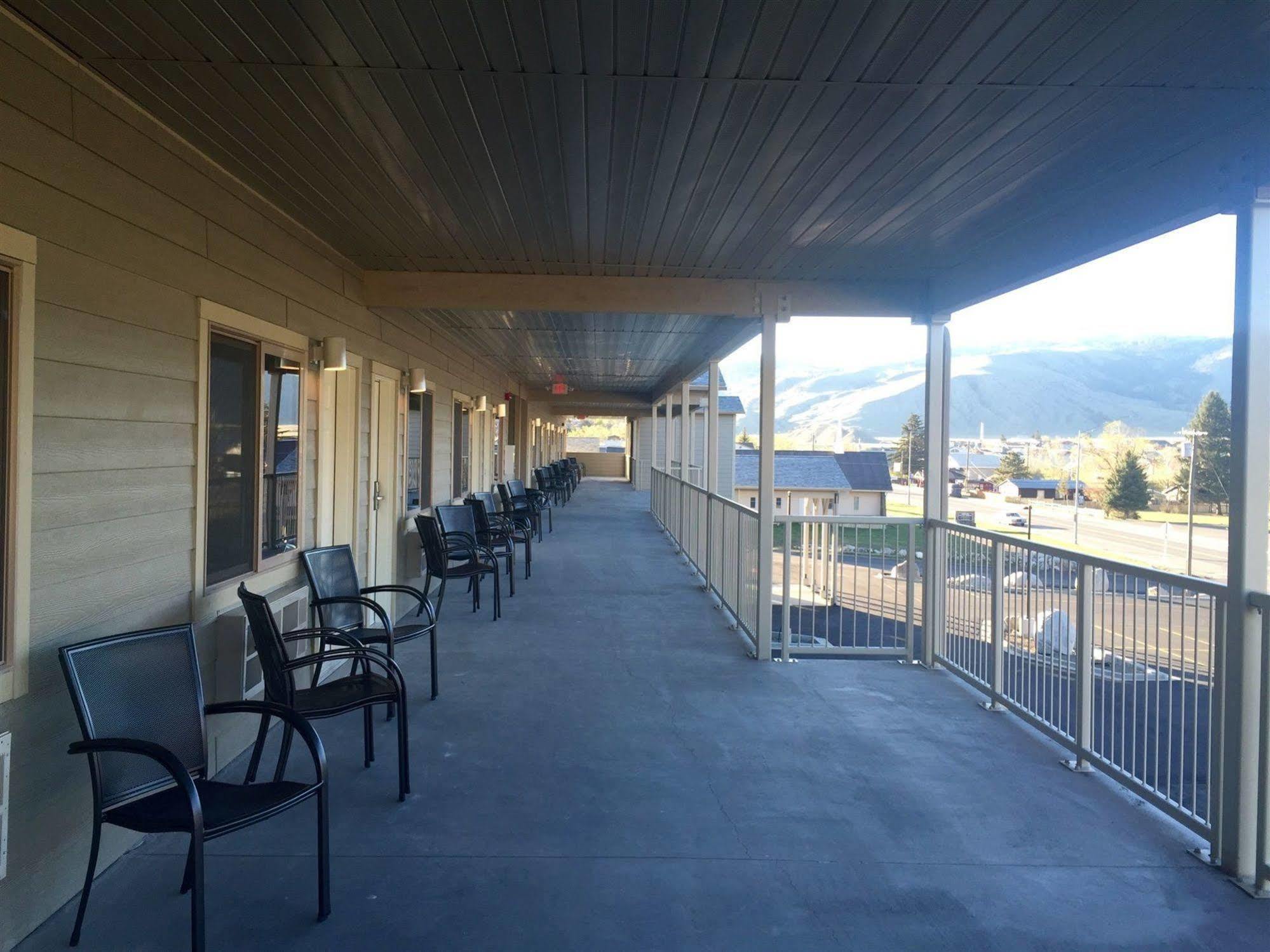 Yellowstone Big Rock Inn 가디너 외부 사진